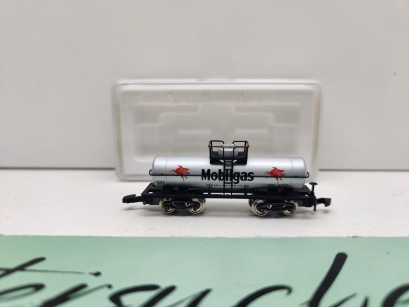 Märklin Z DC 8684 US-Kesselwagen "Mobilgas" 4achser / M.V.X. / OVP