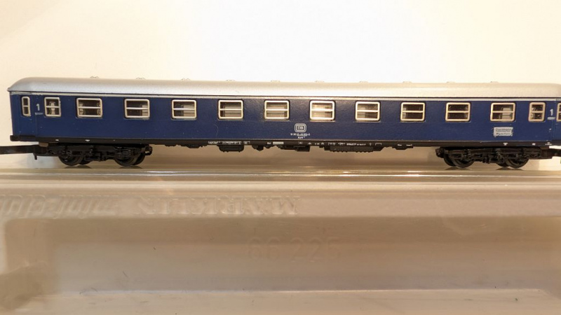 Märklin Z DC 8710 D-Zug Personenwagen 1.Kl / Aüm 203 / DB / OVP