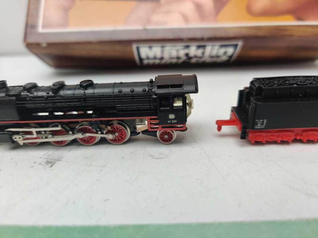 Märklin Z DC / 8827 / BR41 schwere Güterzug-Dampflokomotive / Analog / DB / OVP