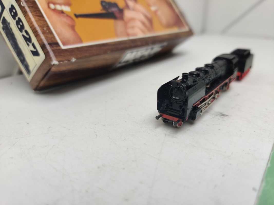 Märklin Z DC / 8827 / BR41 schwere Güterzug-Dampflokomotive / Analog / DB / OVP