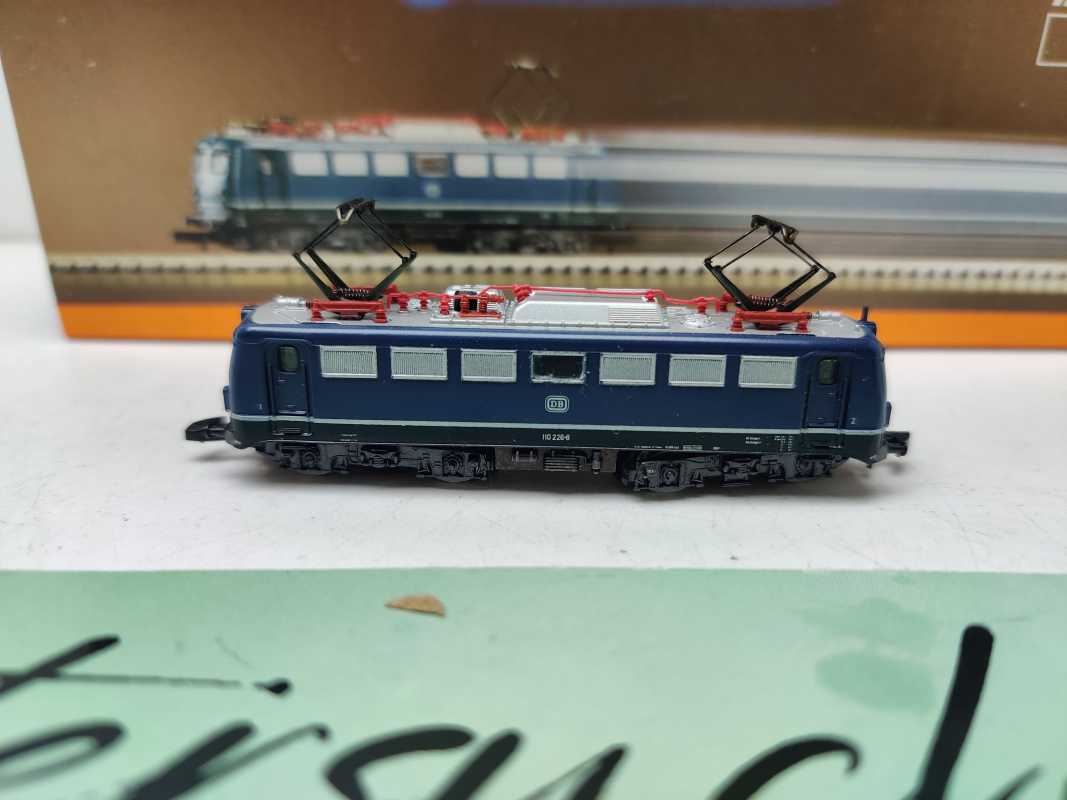 MÄRKLIN Z DC 8839 / Elektrolokomotive / BR 110 226-8/ DB / Defekt / OVP