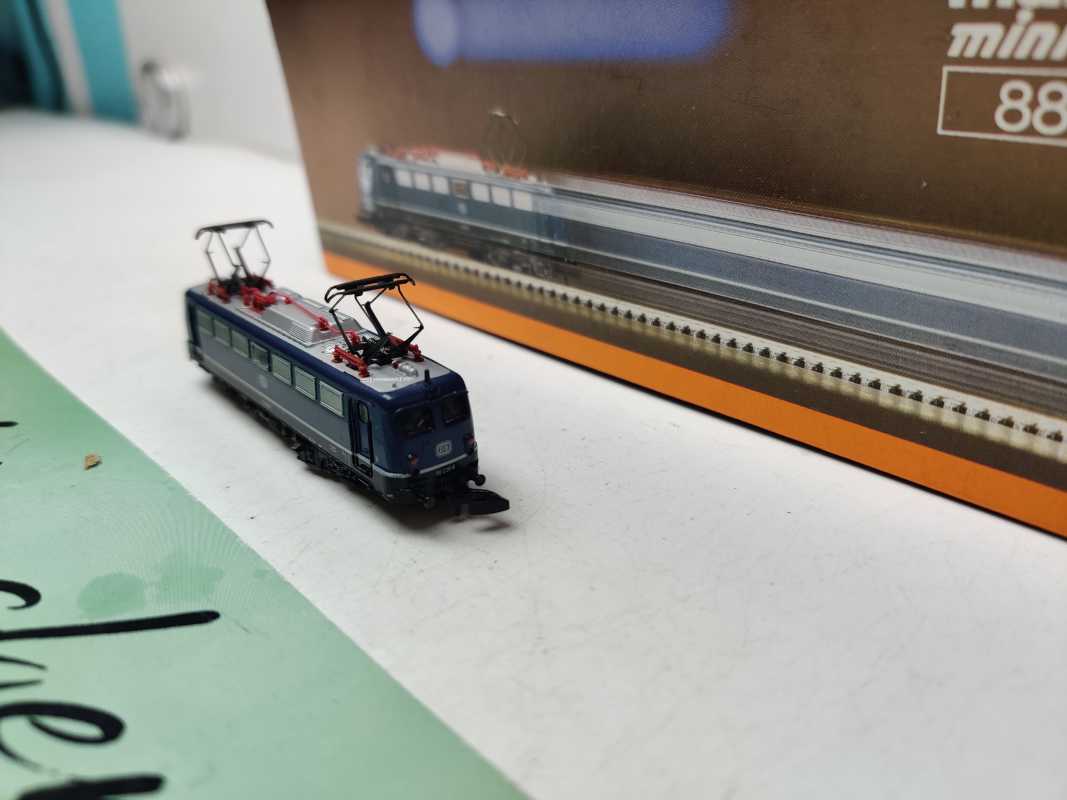 MÄRKLIN Z DC 8839 / Elektrolokomotive / BR 110 226-8/ DB / Defekt / OVP
