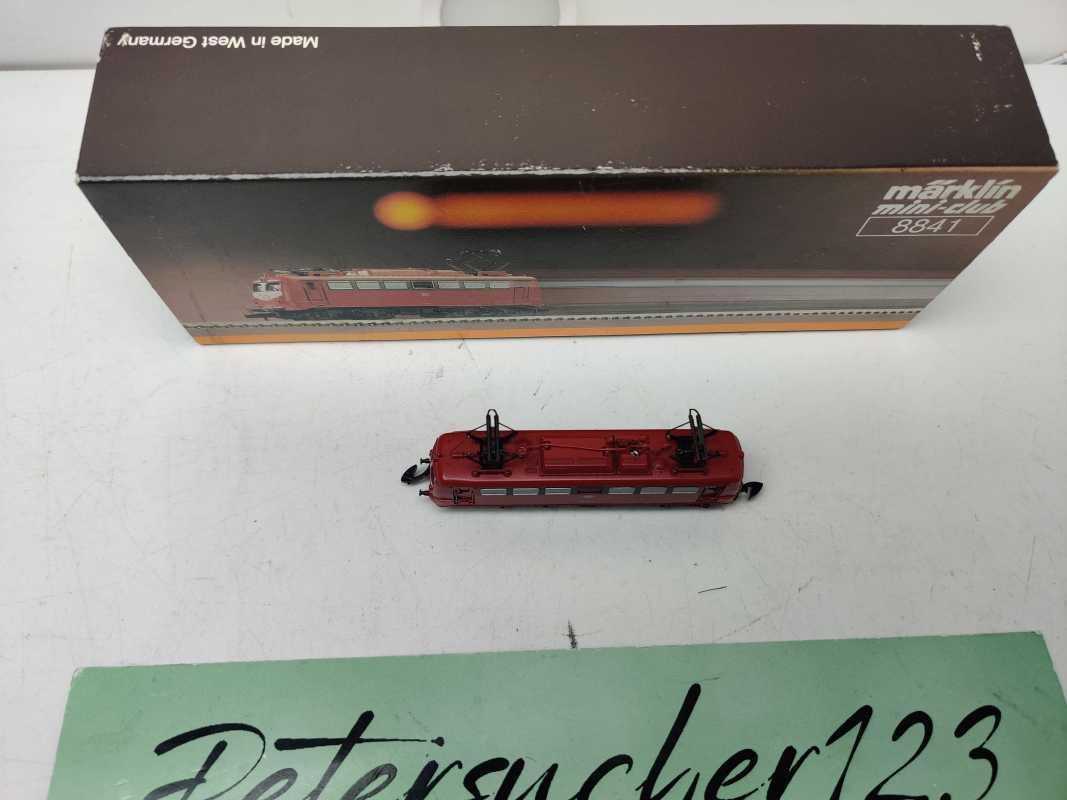 MÄRKLIN Z DC 8841 / Elektrolokomotive / BR 110 216-9 / DB / Rot  / Analog / OVP