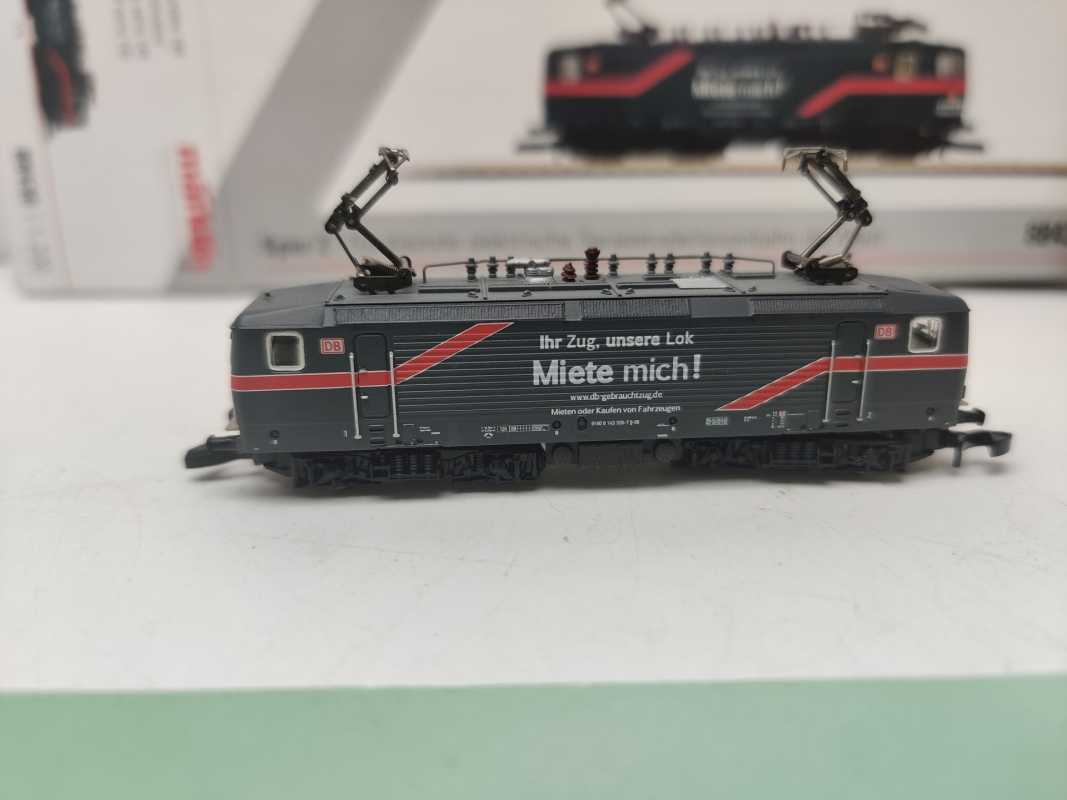 Märklin Mini Club Z DC 88430 / Elektrolokomotive der Baureihe / BR 143 / exklusive Messelokomotive / Analog / OVP