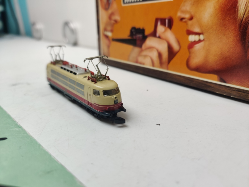 Mini Club Z DC 8854 / Elektrolokomotive BR103 (Betriebsnummer: 103 113-7) / DB / TEE-Design (rot/beige) Analog / OVP