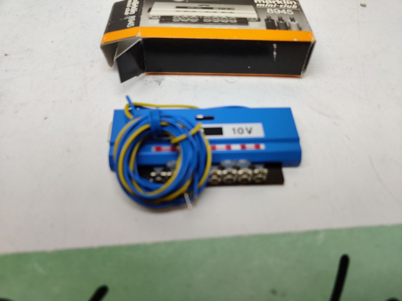 Märklin Z 8945 Universal - Fernschalter / Relais / 1 Stück / OVP