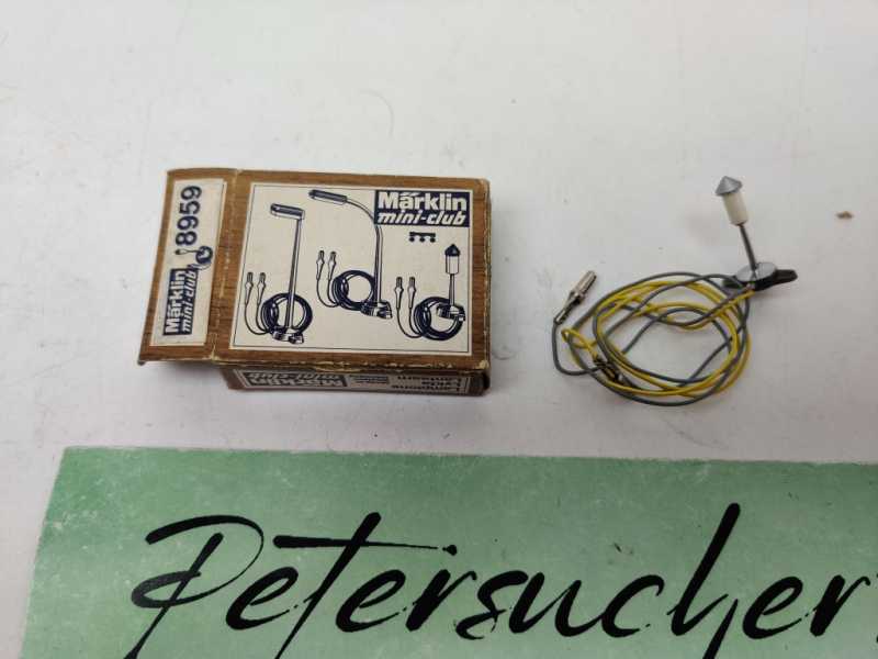 Märklin Z 8959 Gehwegleuchte / Parklaterne / 1 Stück / OVP