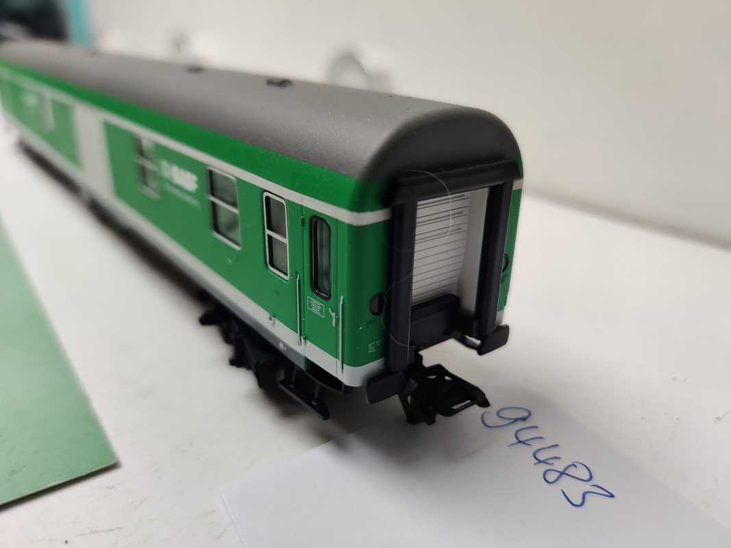 Märklin H0 AC 94483 /  grünen Gepäckwagen der Bauart DDuu 498.1 / DB / NEM