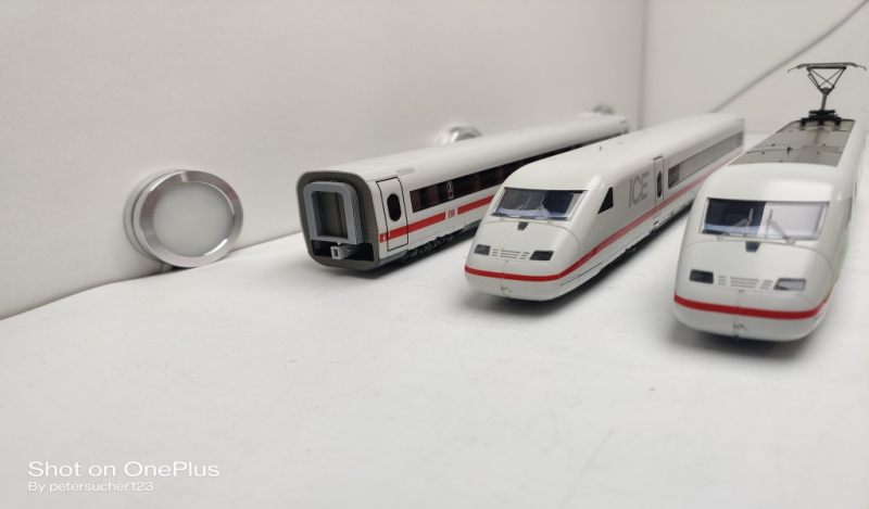 Märklin H0 AC BR402 016-0 ICE / 3-Teilig / DB / Rot / Mfx - Digital / Sound