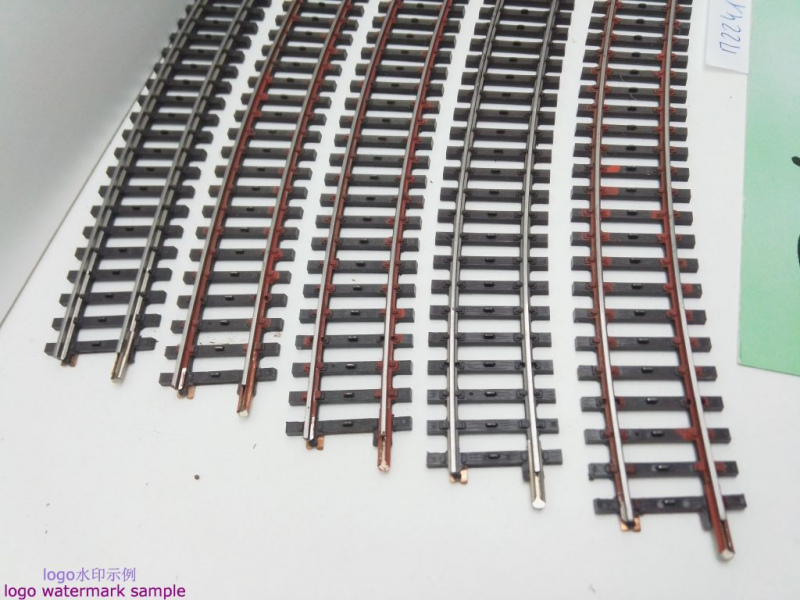 Märklin H0 AC 2241 5x gebogenes K-Gleis / R 553,9 / 30° = 1/1 / Kleber, Farbe
