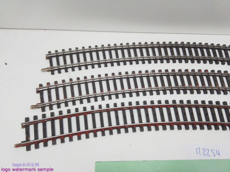 Märklin H0 AC 2251 3x gebogenes K-Gleis / R 618,5 / 30° = 1/1 / Kleber, Farbe