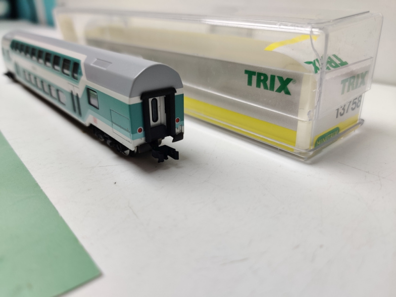 Mini Trix N DC 13758 / Doppelstock-Steuerwagen 2. Klasse / inklusive Personen / OVP