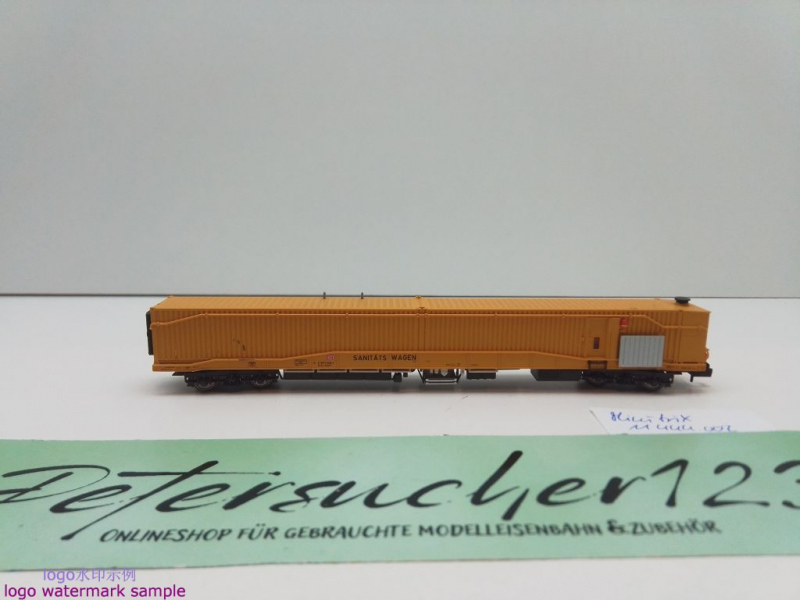 Minitrix N DC 11444.002 1x Sanitätswg aus Start Set "Tunnelrettung"  / Rtz / NEM / DB