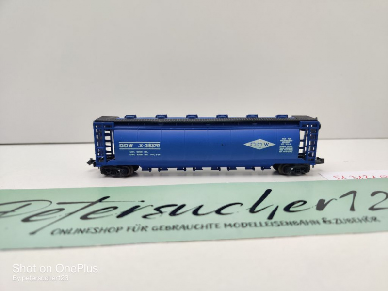 Minitrix N DC 51 3121 00 US Tankwagen "Dow" Center flow tank car / DOWX
