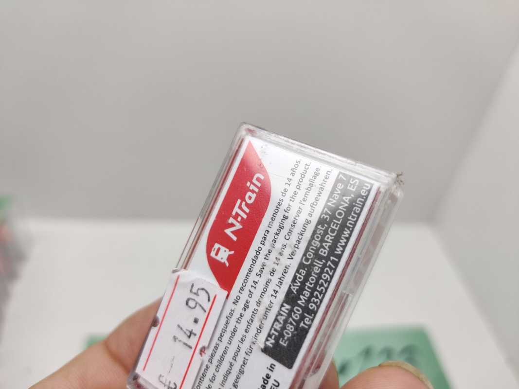 N-Train N 211015 Abfalleimer Metall silbern 8 Stck / unbenutzt / 1:160 / OVP