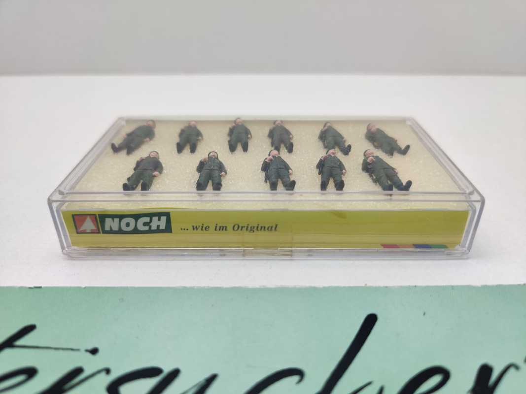 Noch H0 16502 Figuren-Set "Soldaten, stehend" / 11 Figurinen / OVP
