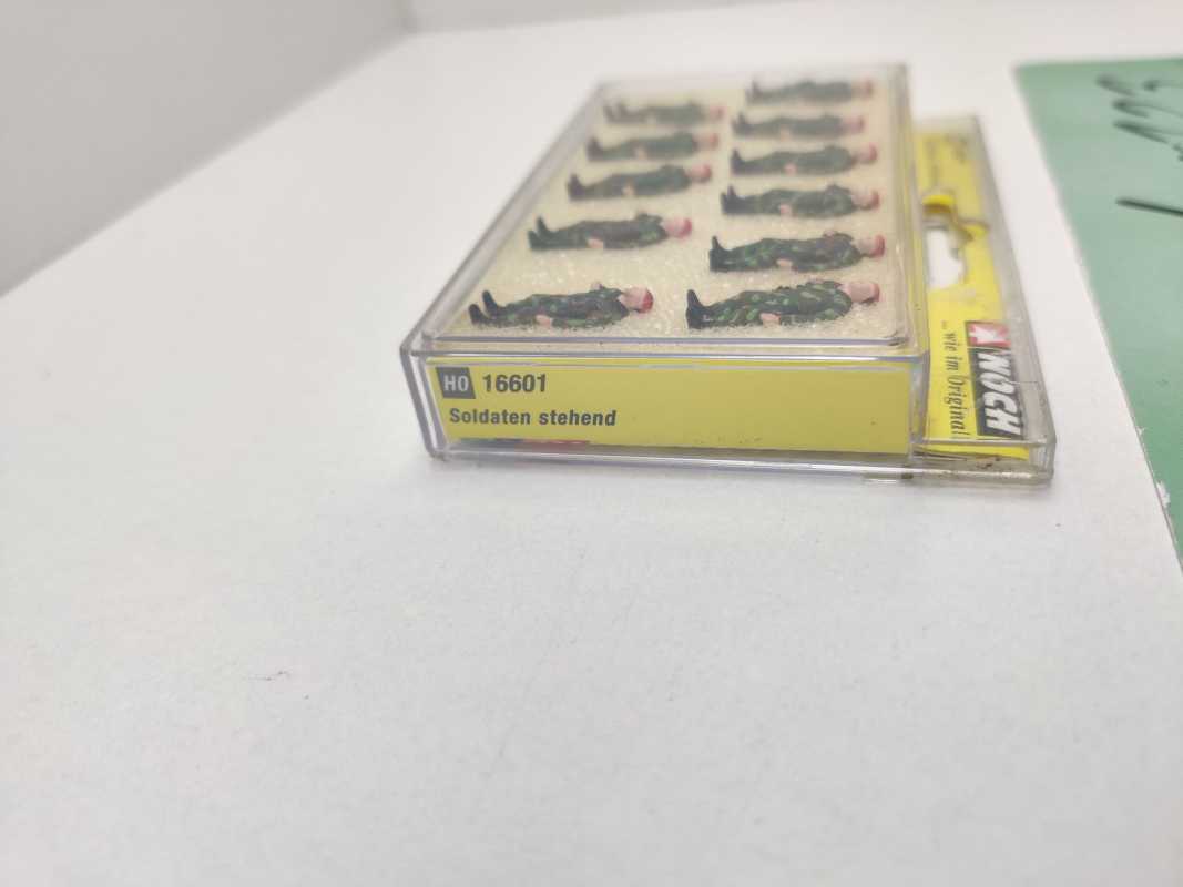 Noch H0 16601 Figuren-Set "Soldaten, stehend" / 11 Figurinen / OVP