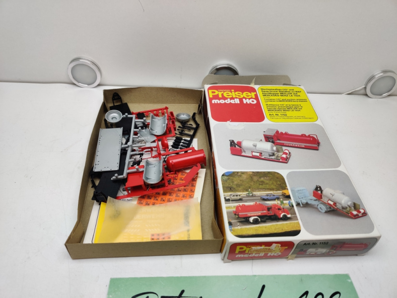Preiser H0 / 1:87 / 1152 Wechselaufbau CO² / Saug-Druck / Feuerwehr / Bausatz / OVP