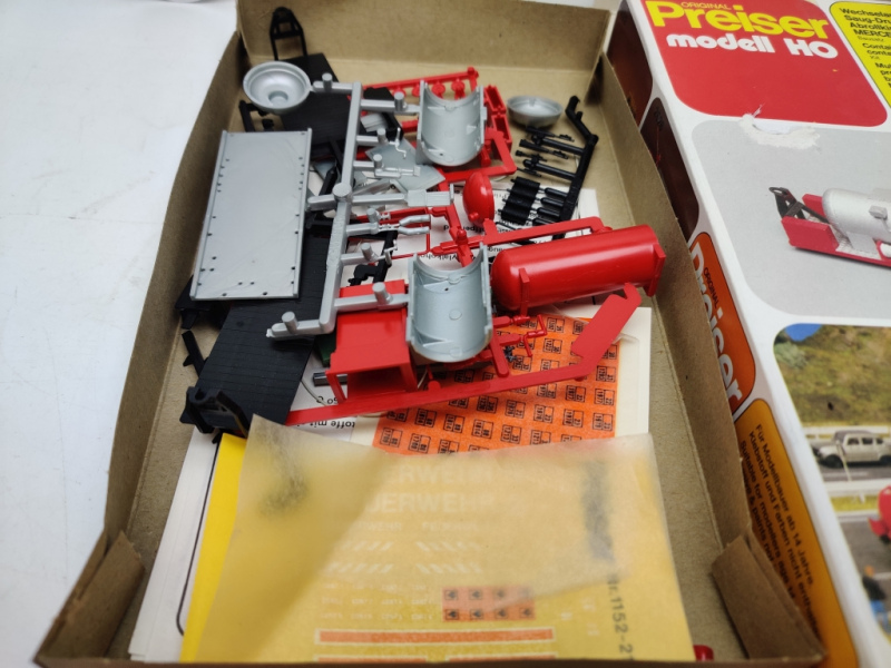 Preiser H0 / 1:87 / 1152 Wechselaufbau CO² / Saug-Druck / Feuerwehr / Bausatz / OVP