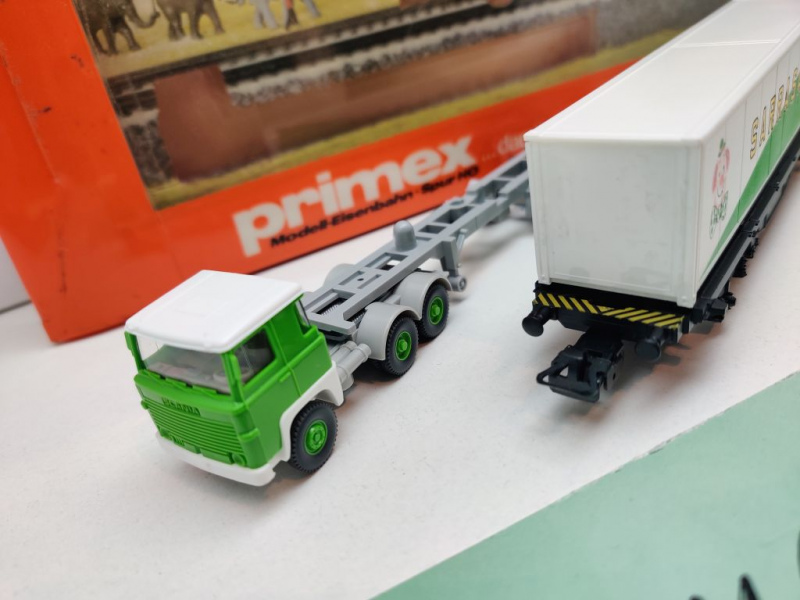 Primex H0 AC 4585 Zirkuswelt 2 "Sarrasani" Containerwagen + LKW / OVP