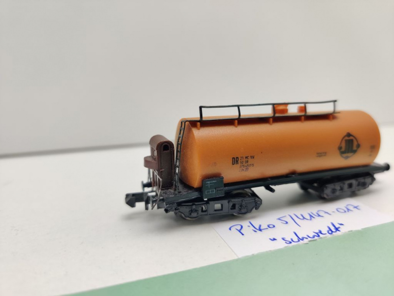 Piko N DC 5/4147-017 Kesselwagen "Schwedt" / ZZh / DR