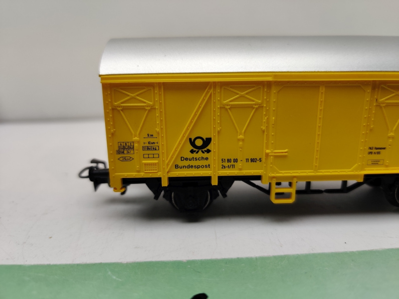 Primex H0 AC 4558 gedeckter Güterwagen "Post" / Privat