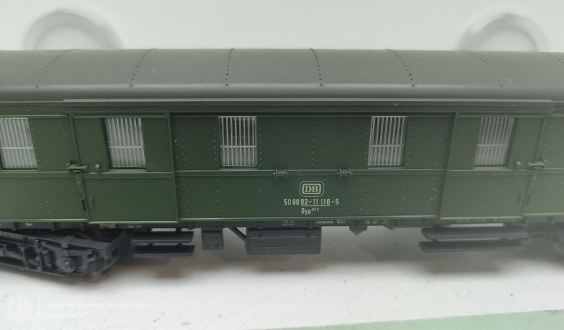 Roco H0 DC 44235A Eilzugwagen / Dye973 / NEM / DB