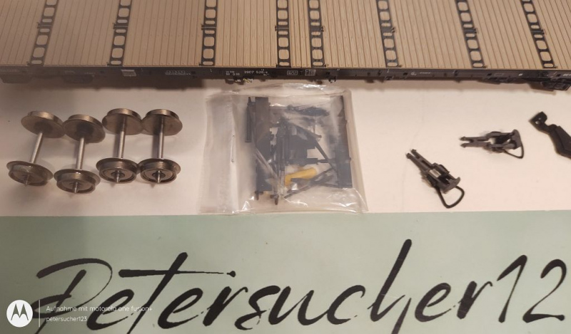 Roco H0 AC 76773 Rungenwagen mit Holzstapeln / Rs683 / NEM / DB / OVP