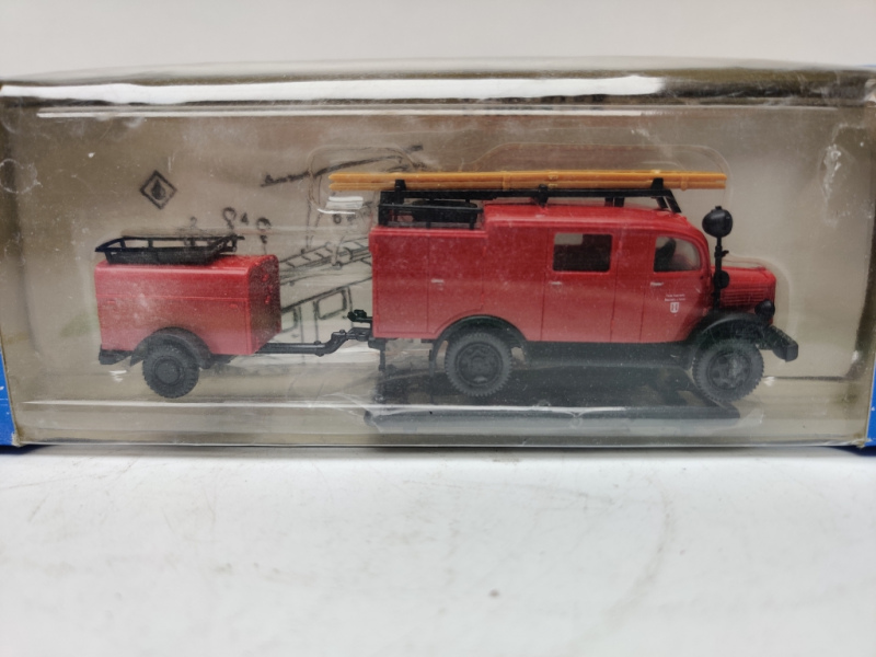 ROCO H0 / 1:87 / 1335 Mercedes L1500   S LF 8  / OVP