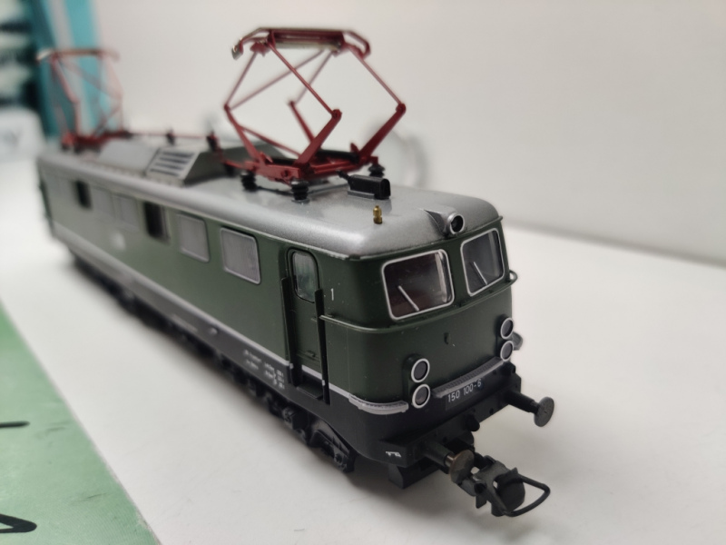 Roco H0 DC 04140A / BR150 100-6  Elektro-Lok / Grün / DB / Analog