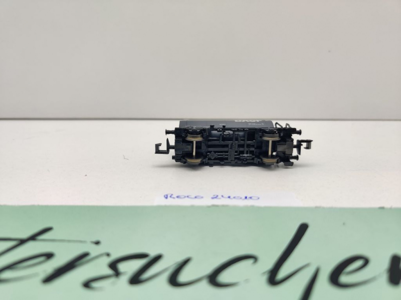 Roco N DC 24010-3 1x Isolier-Kesselwagen "BASF" / Z / DB