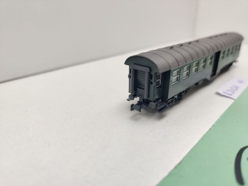 Roco N DC 24211 ex 2255S Eilzugwagen 2.Kl Byg514 / DB