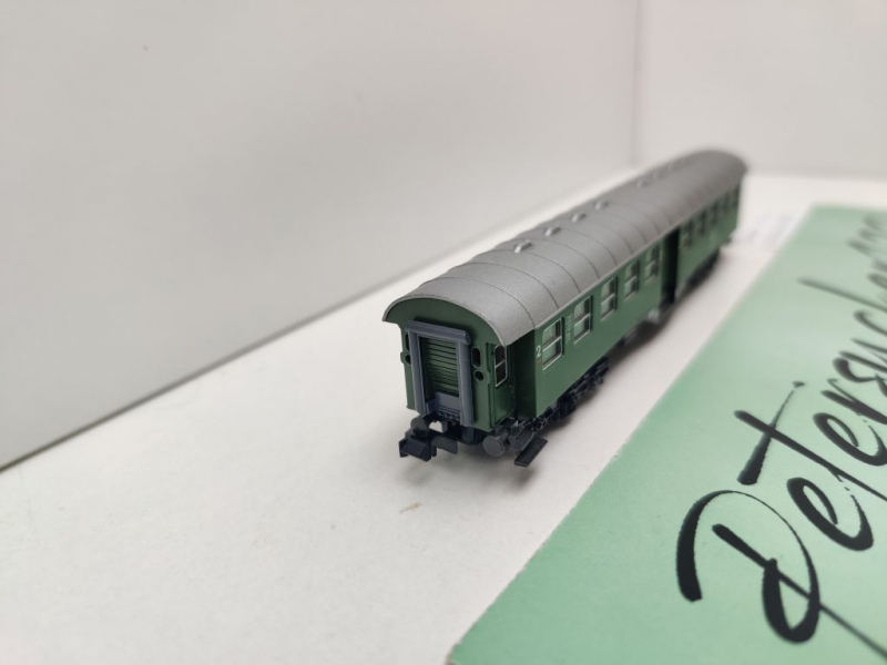 Roco N DC 24211 Eilzugwagen 2.Kl 'Umbauwagen' / Byg516 / DB
