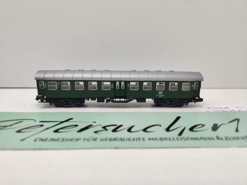 Roco N DC 24211 Eilzugwagen 2.Kl 'Umbauwagen' / Byg516 / DB
