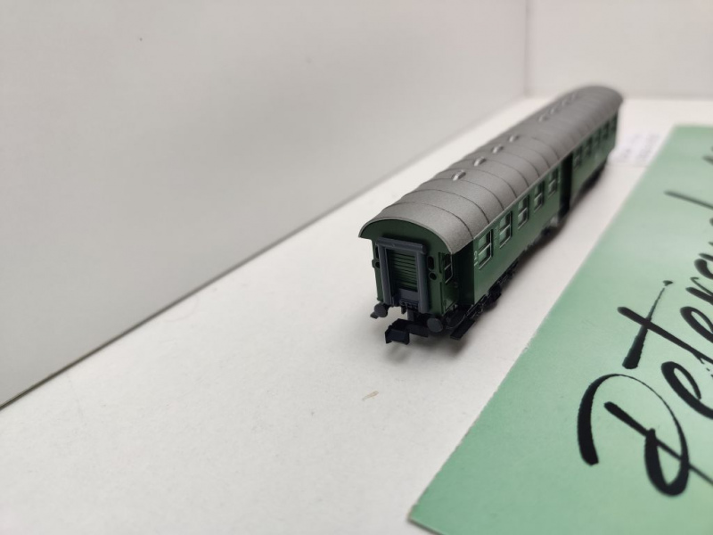 Roco N DC 24211 Eilzugwagen 2.Kl 'Umbauwagen' / Byg516 / DB