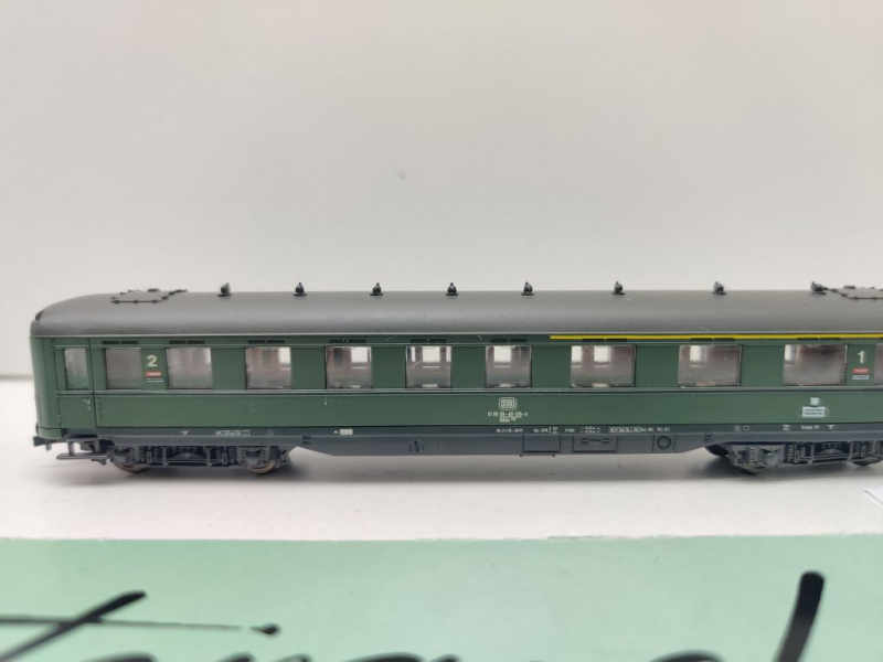 Roco N DC 24233 ex 2265A Schnellzugwagen 1./2.Kl "Schürzenwagen" / ABüe336 / DB