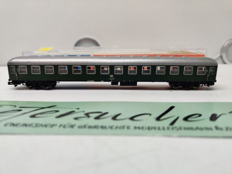 Roco N DC 24313 / Schnellzugwagen / 2. Kl. / Gattung Büm 239 / B4üm / DB / OVP