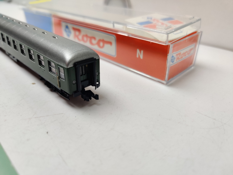 Roco N DC 24313 / Schnellzugwagen / 2. Kl. / Gattung Büm 239 / B4üm / DB / OVP