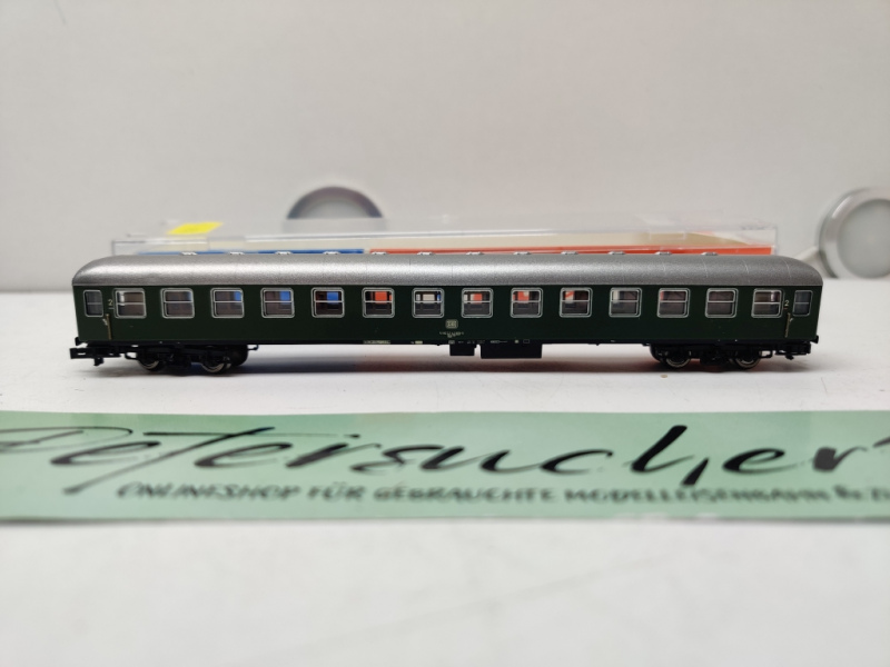 Roco N DC 24313 / Schnellzugwagen / 2. Kl. / Gattung Büm 239 / B4üm / DB / OVP