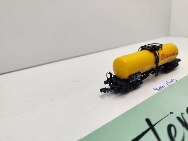 Roco N DC 25113 Drehgestell-Kesselwagen "Shell" / Za / DB