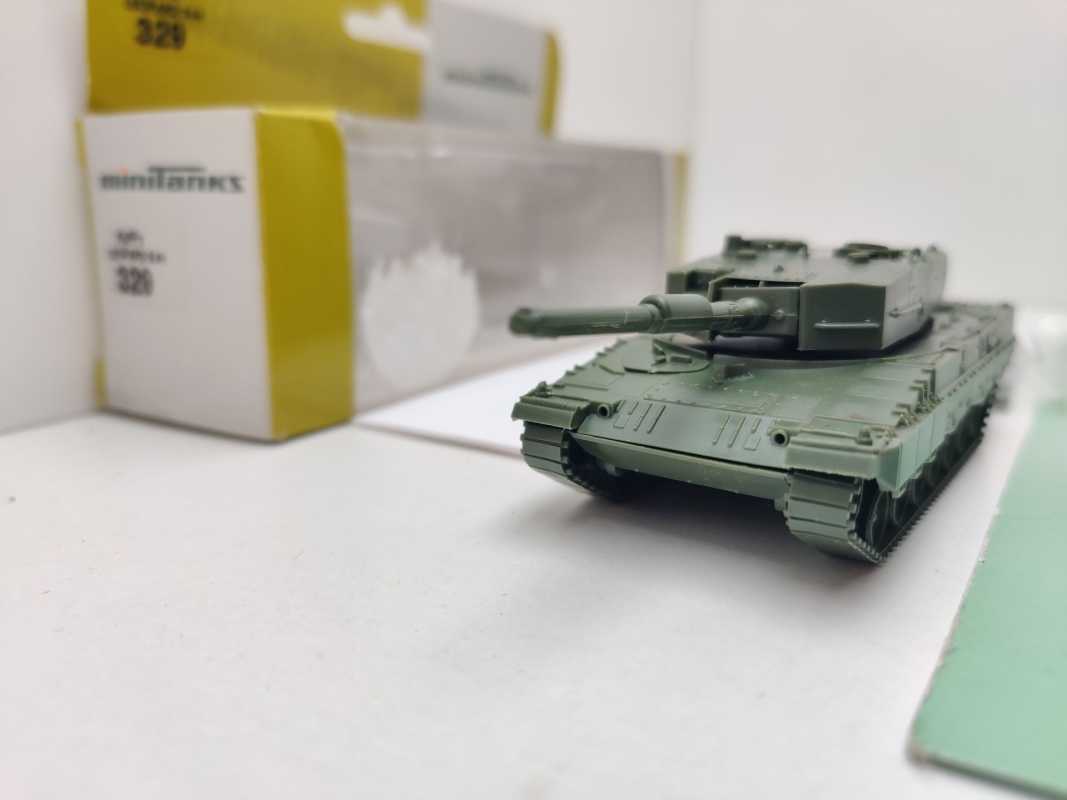 Roco Minitanks H0 329 Kpf Panzer "Leopard" 2 A4  / 1:87 / OVP