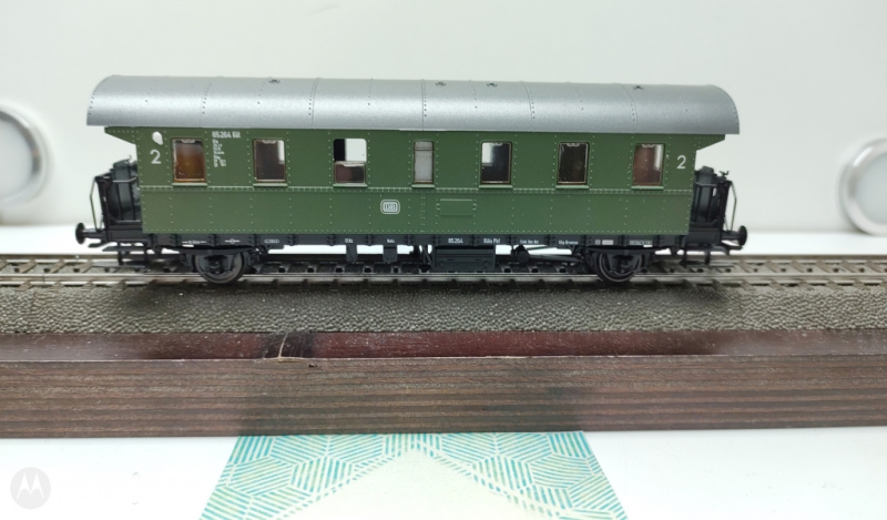 Roco H0 DC 4201A Personenwagen "Donnerbüchse" / 2.Kl. / DB