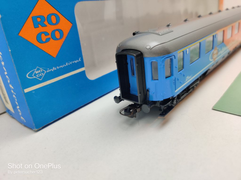 Roco H0 DC 4218B Schnellzugwagen / 1.Kl / NEM / NS / OVP