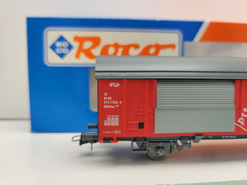 Roco H0 DC 46281 gedeckter Güterwagen "ptt Post" Hbbkkss / NEM / NS / OVP