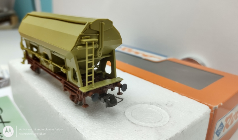 Roco H0 DC 46424 Selbstentladewagen mit Ladung VTG / NS / OVP