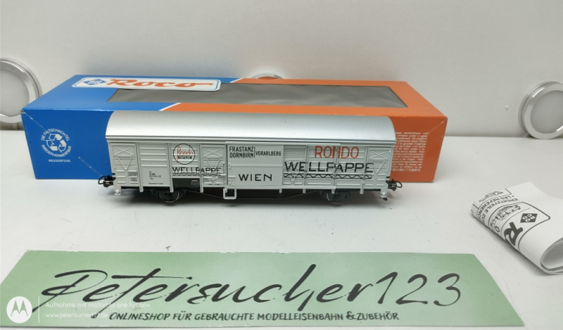 Roco H0 46744   2- Achser Gedeckter Güterwagen / Schiebewandwagen Wellpappe ÖBB / OVP