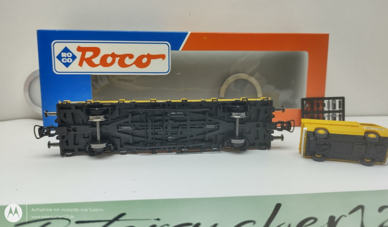 Roco H0 DC 46813 Rungenwagen mit VW Bus Pritsche "H.F.Wiebe" / NEM / DB / OVP