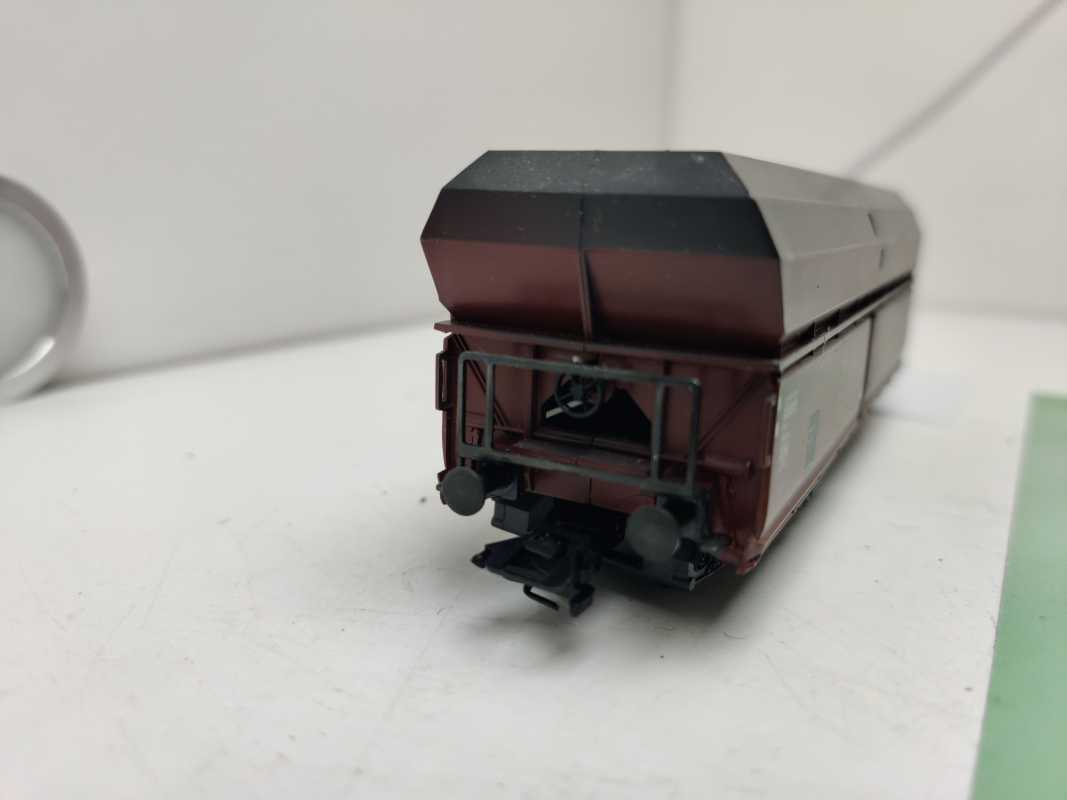 Roco H0 AC 614 540 / vierachsiger Großraum-Selbstentladewagen / NEM / DB / Ladegut Kohle