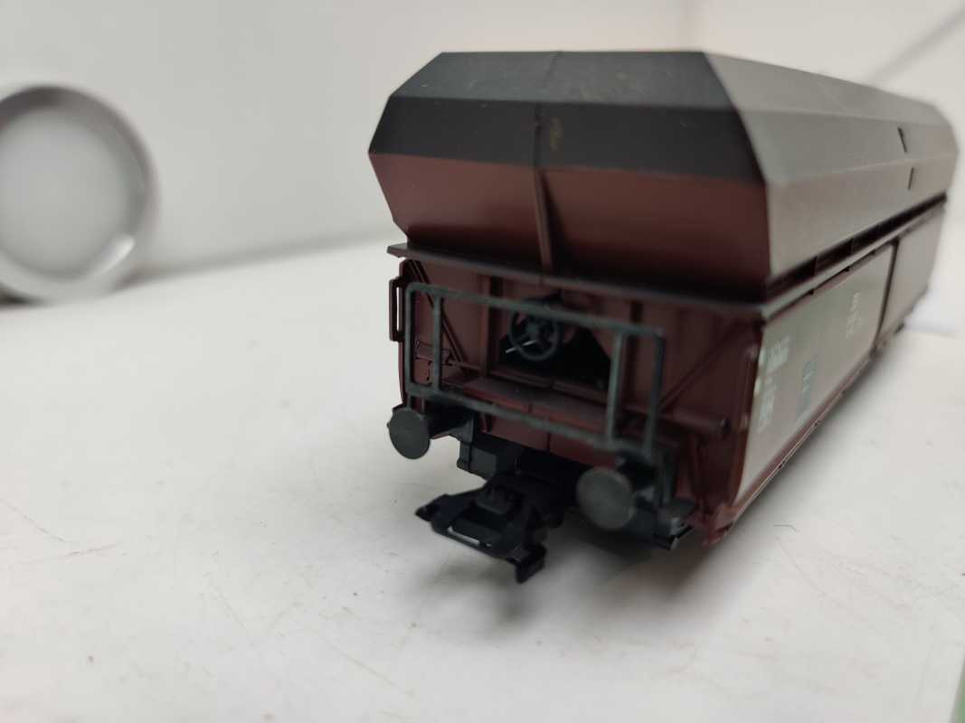 Roco H0 AC 614 669 / vierachsiger Großraum-Selbstentladewagen / NEM / DB / Ladegut Kohle