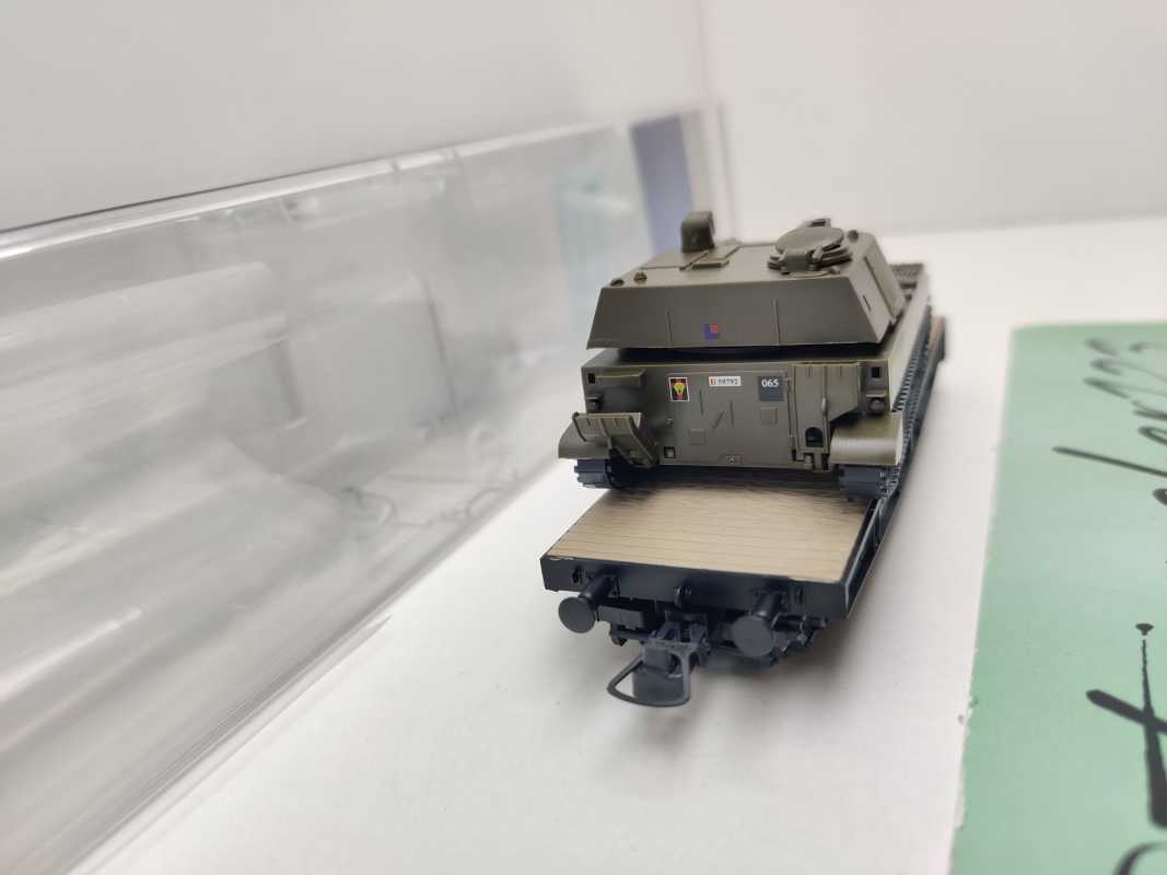 Roco H0 DC 67475 Schwerlastwagen Rlmmp belg. Panzerhaubitze M108 / NEM / DB / OVP
